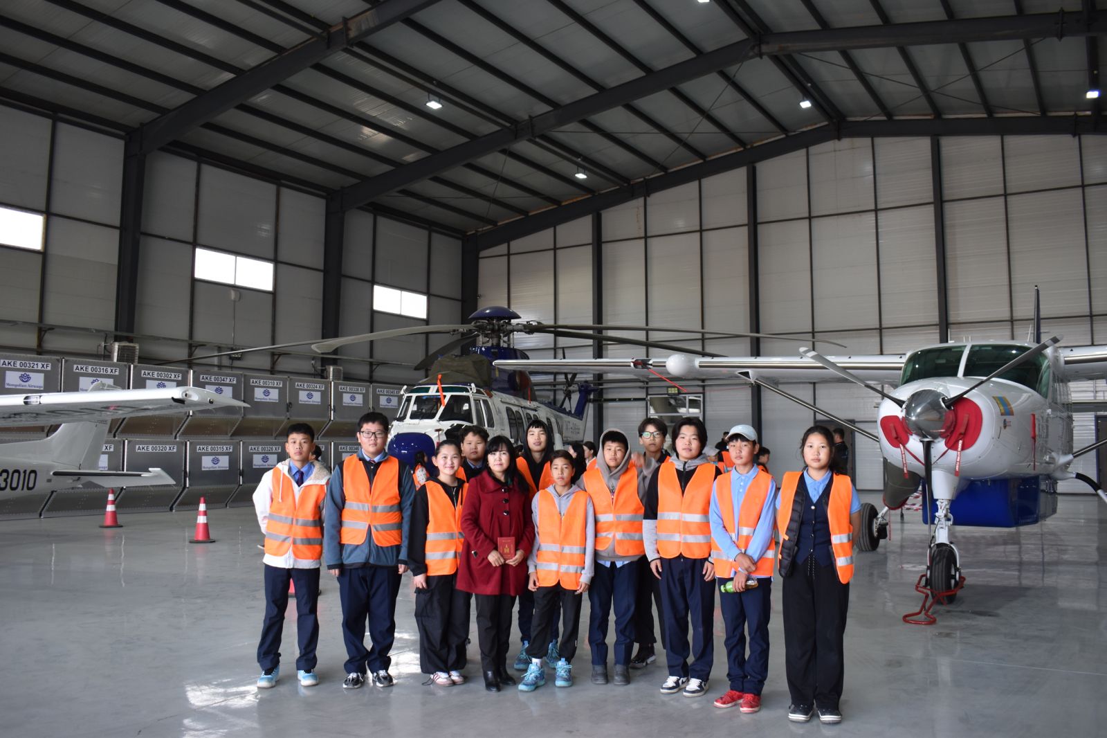 АХЛАХ АНГИЙН СУРАГЧДЫН НИСЭХИЙН “МЭДЛЭГТЭЙ АЯЛАЛ”